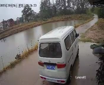  坑塘8个，可唾钓，可养直，转包900亩可分40亩承包