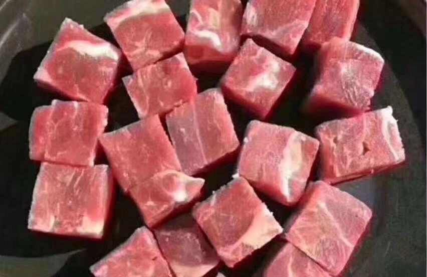  牛肉粒