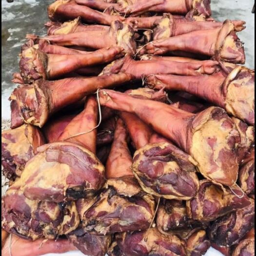 利川市腊猪脚  正宗土家腊肉，香肠，猪脚，各种腊味，（厂家现货热销