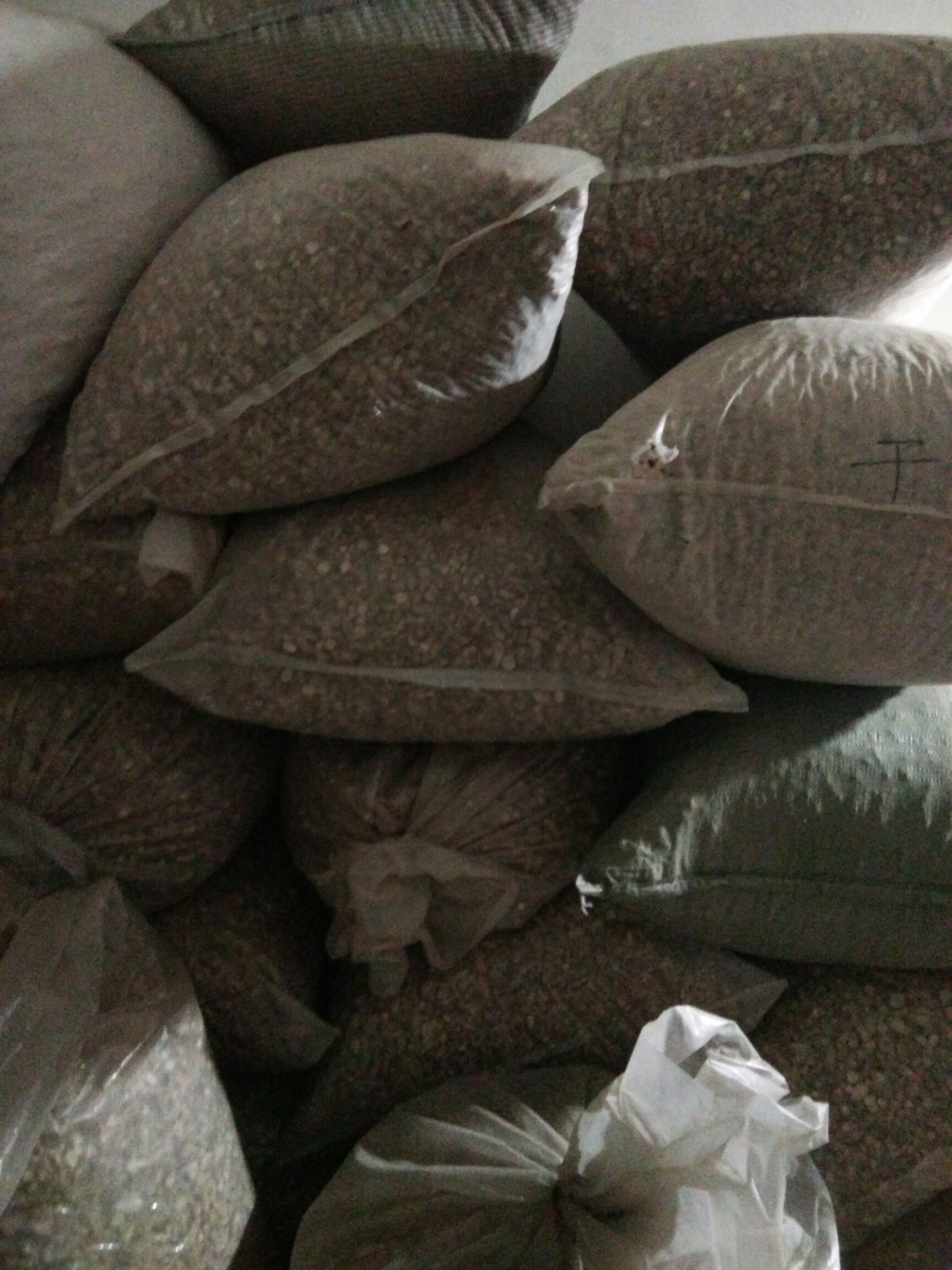 香菇脚，各种规格，年供应量500吨对接食品加工厂