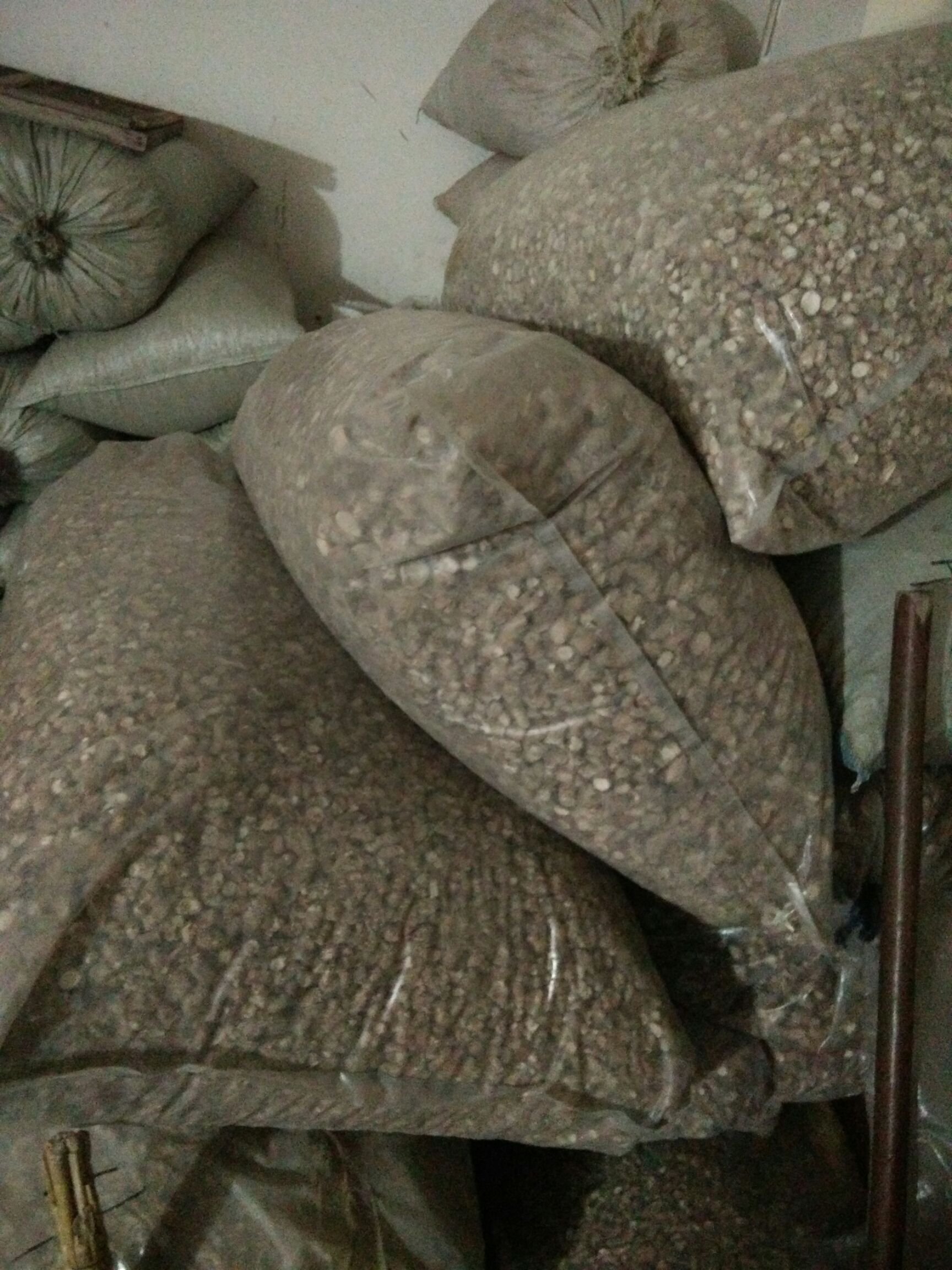 香菇脚，各种规格，年供应量500吨对接食品加工厂
