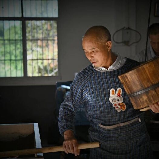 寻乌县压榨山茶油 少吃油，吃好油，吃出健康，吃出品味，本地高山