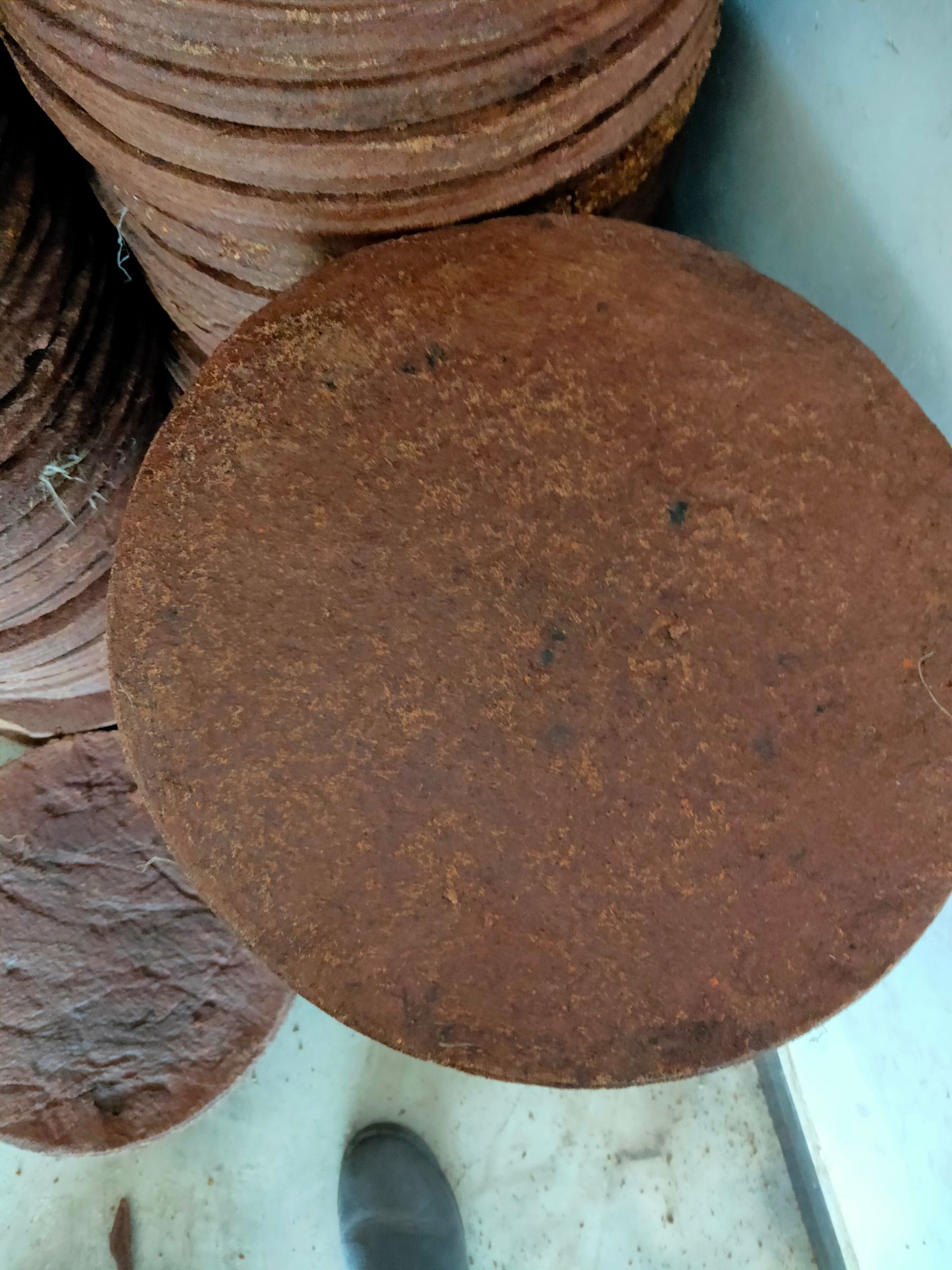 茶枯茶籽饼茶籽枯茶籽粉饼茶麸饼茶子饼茶油饼洗头去屑泡脚茶饼