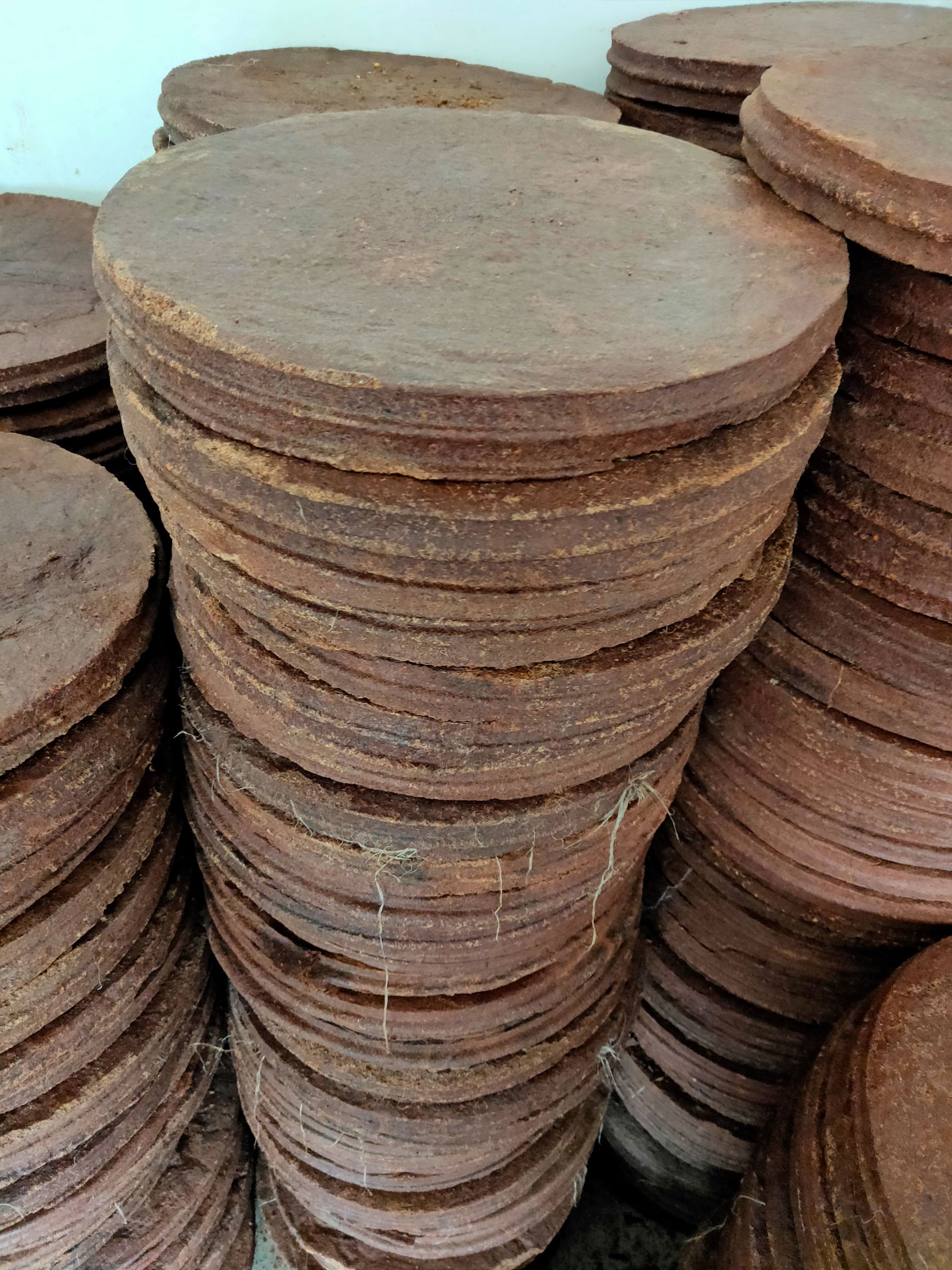 茶枯茶籽饼茶籽枯茶籽粉饼茶麸饼茶子饼茶油饼洗头去屑泡脚茶饼