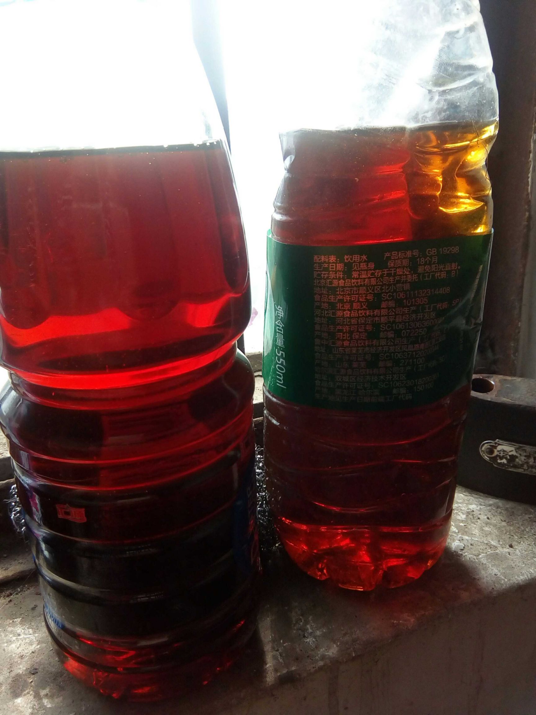 三文鱼饲料用鱼油，高温水煮大锅沉淀提炼，鱼排油，出香味的鱼油