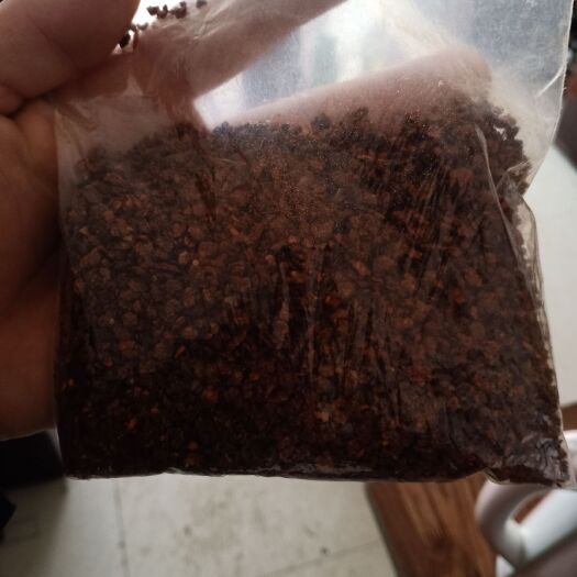 柘城县 辣椒粉，有高辣，中辣，微辣，甜辣，四个品种。