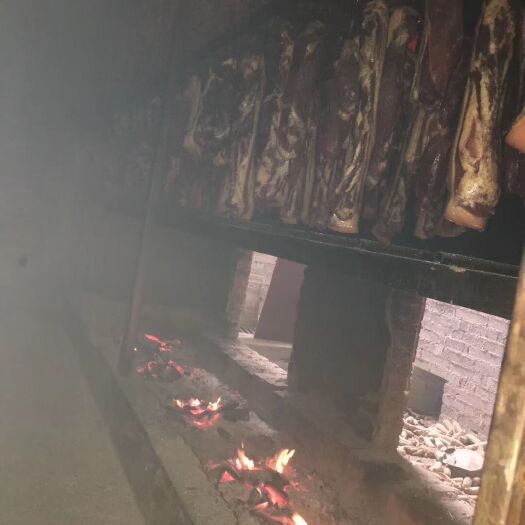 黄平县 贵州年货材火熏制腊肉香肠年夜饭必备