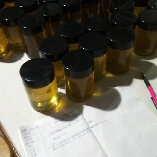 杭州土蜂蜜  采制杭州塘栖精品白砂枇杷园的白砂枇杷蜜，至纯白砂枇杷蜜