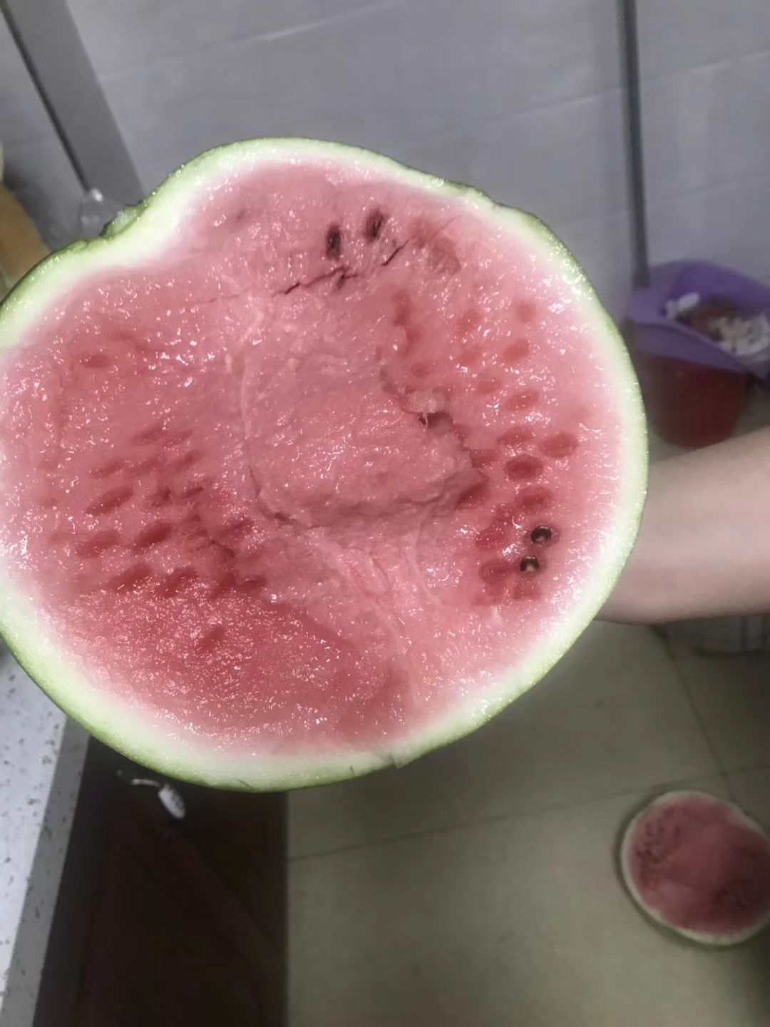 早佳8424西瓜种子 抗裂早佳8424~早熟皮薄较耐裂瓤红抗