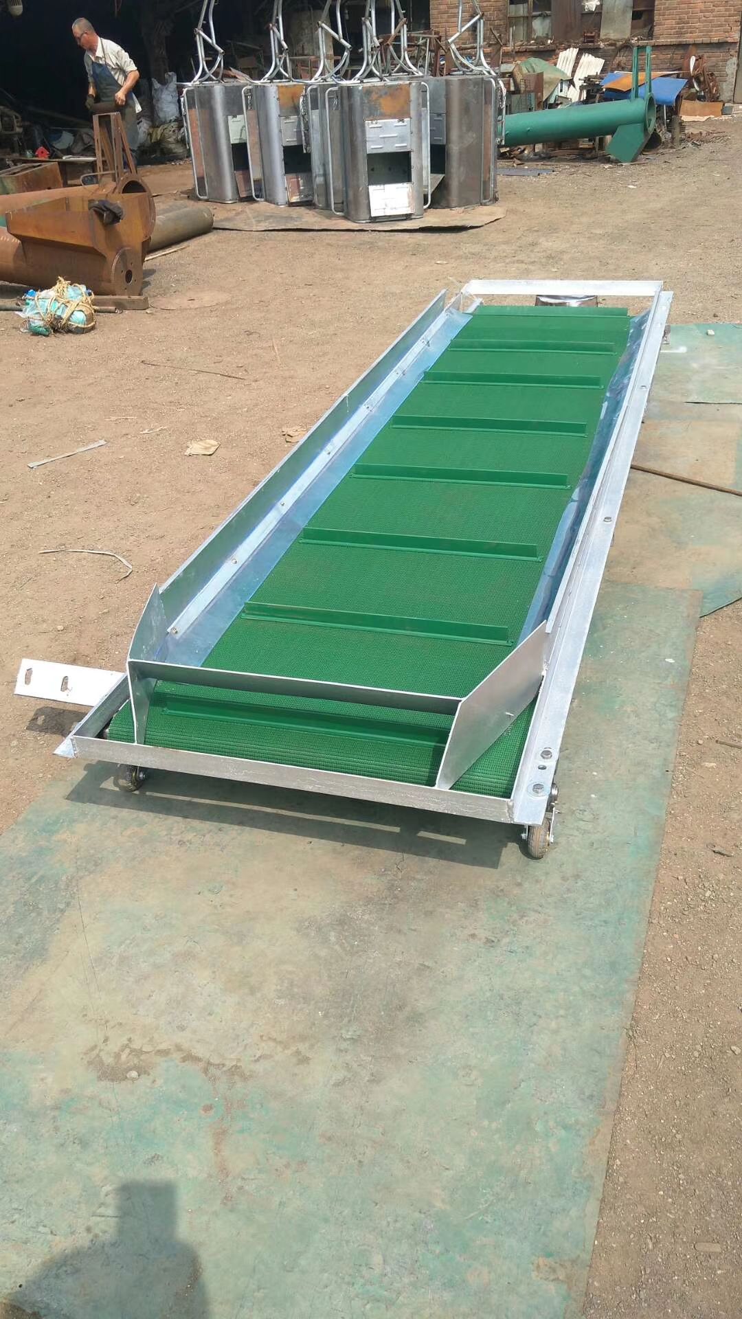  传送带牛羊拌料机配套上料机带电机