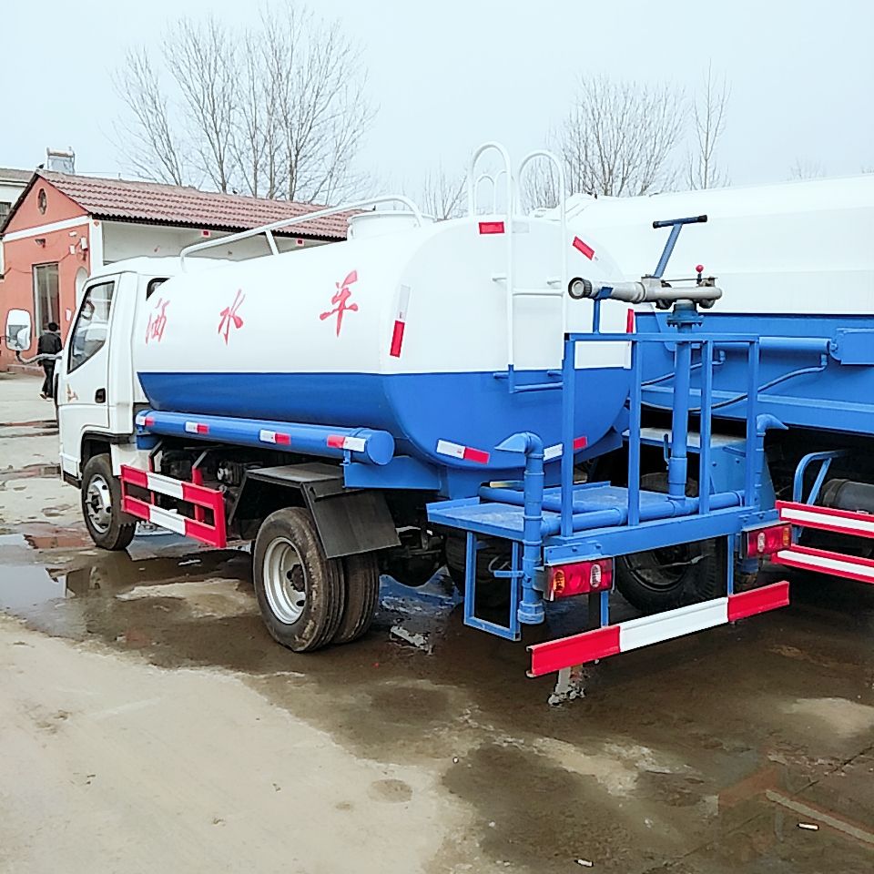  厂家直销 洒水车  雾炮降尘车 电动洒水车 价格低 质量优