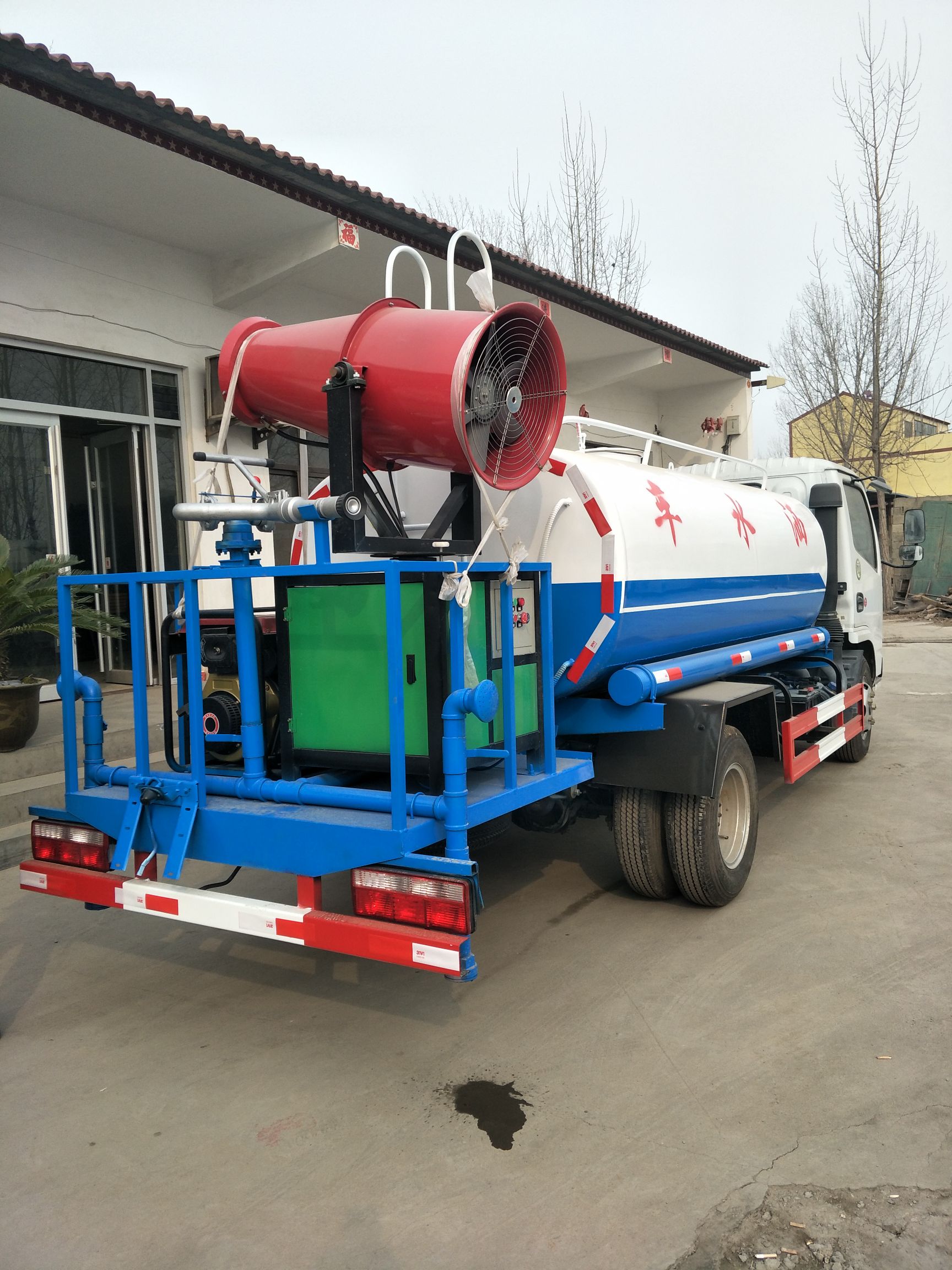  厂家直销 洒水车  雾炮降尘车 电动洒水车 价格低 质量优