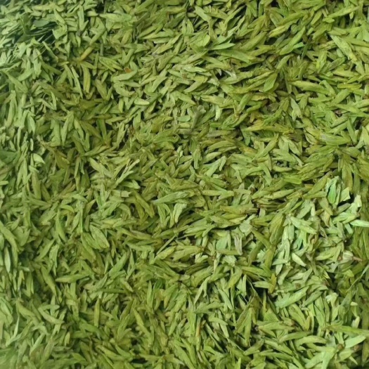 产地一手货源
龙井茶，清香扑鼻，口感好