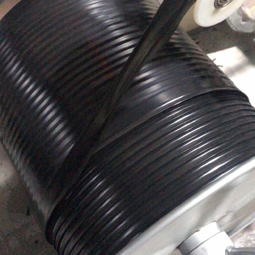 尉氏縣迷宮式滴灌帶  廠家直銷滴灌帶（滴灌管）、配件、過濾器