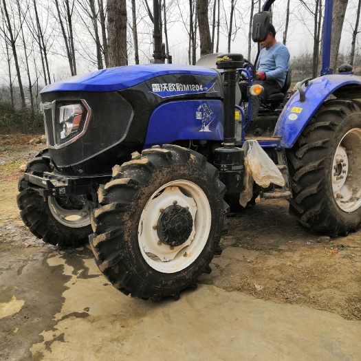 桐柏縣輪式拖拉機(jī) 雷沃旋耕機(jī)，總時(shí)長(zhǎng)不到100個(gè)小時(shí)，基本全新，