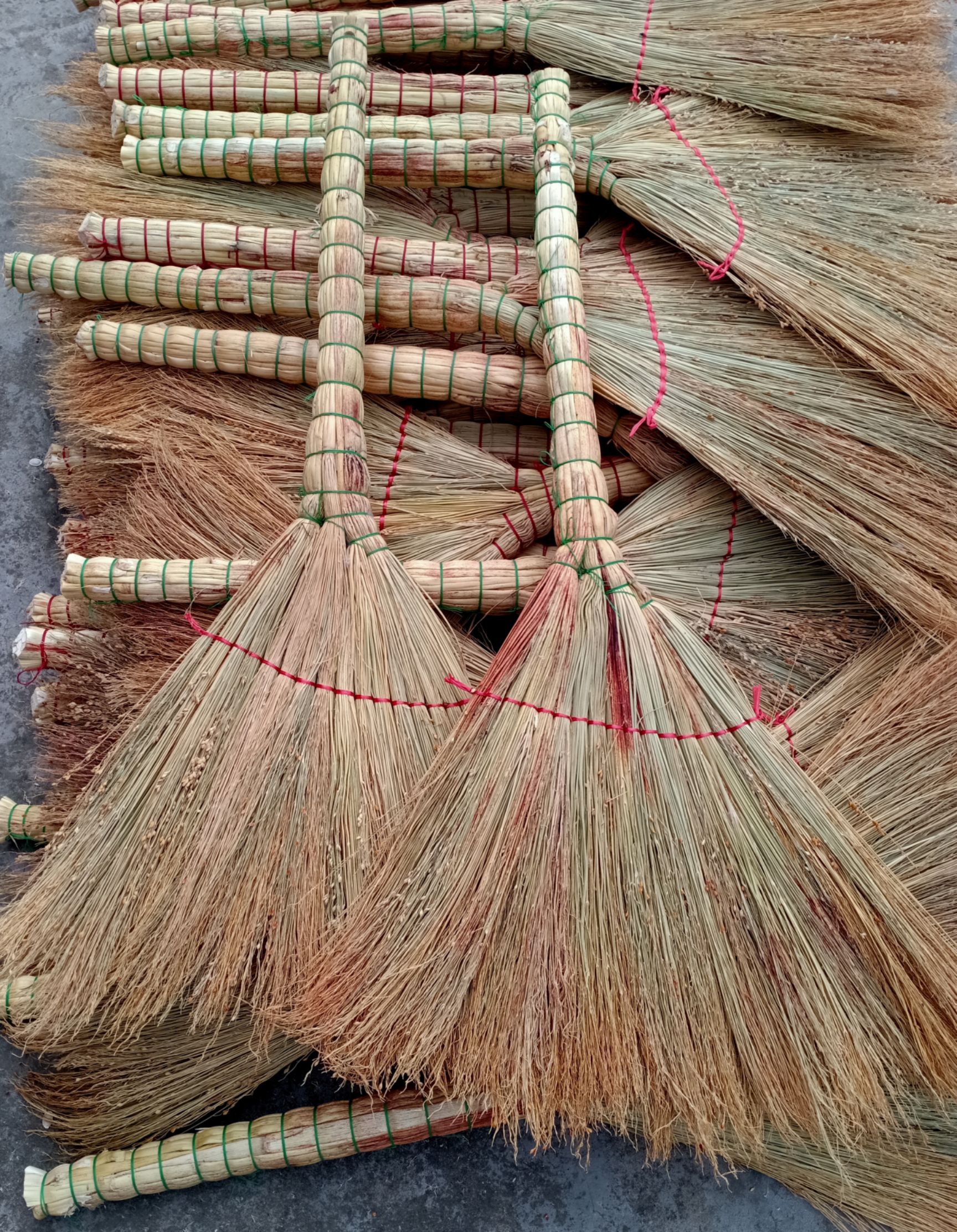 本店提供[ 手工加工制作笤帚,扫把.