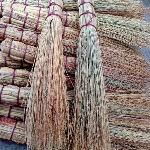 竹刷 手加工制作，高粱东北实心毛，质量好。100把起批，走货物流。