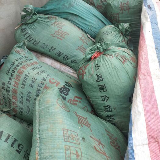 罗城县 大量鸡粪出售，价钱来电商议