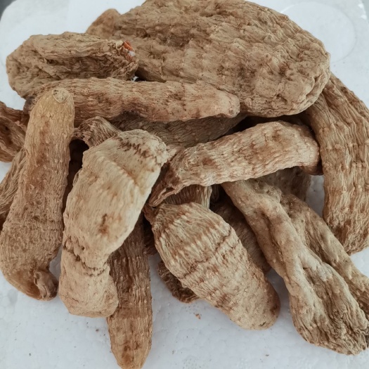 商南县秦岭深无硫天麻，35-55个/斤，自然晾晒干的，品质好！