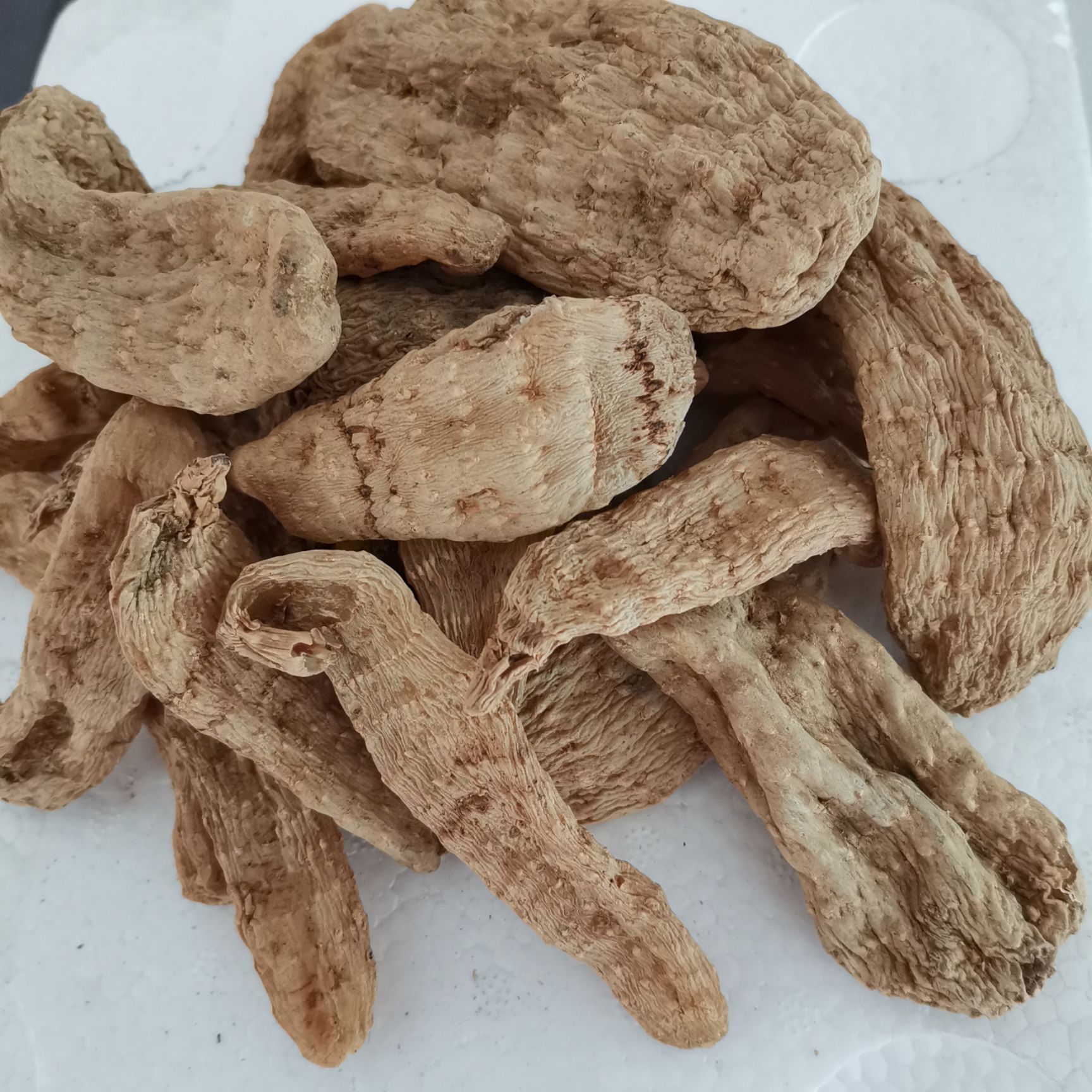 秦岭深无硫天麻，35-55个/斤，自然晾晒干的，品质好！