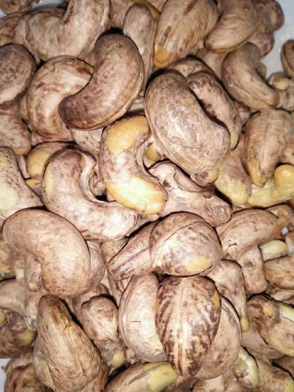 盐焗腰果 越南特产盐焗带皮腰果