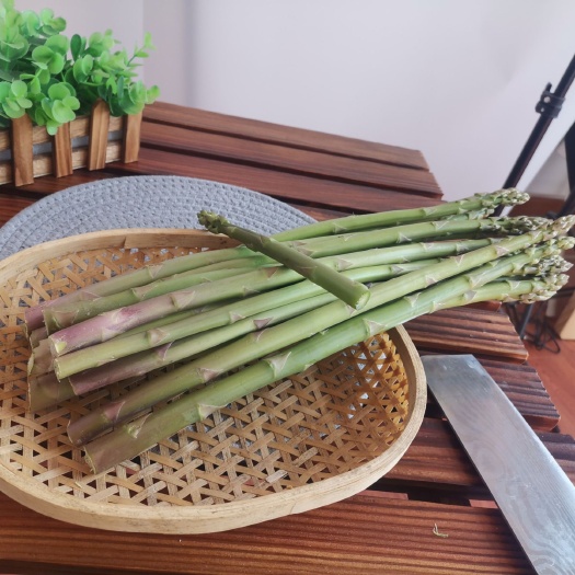 绩溪县绿芦笋天目山绿芦笋去白根现拔现发泡沫箱保鲜发货