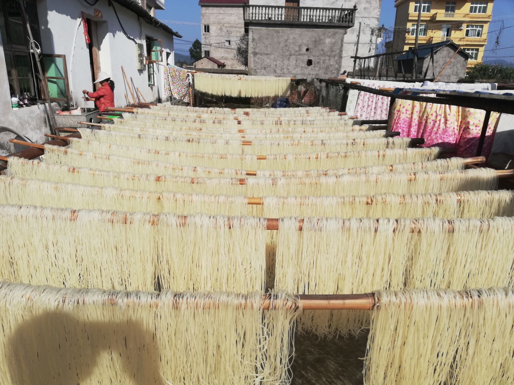 农民伯伯自己种田，自己纯手工大米做的粉干。家乡的味道