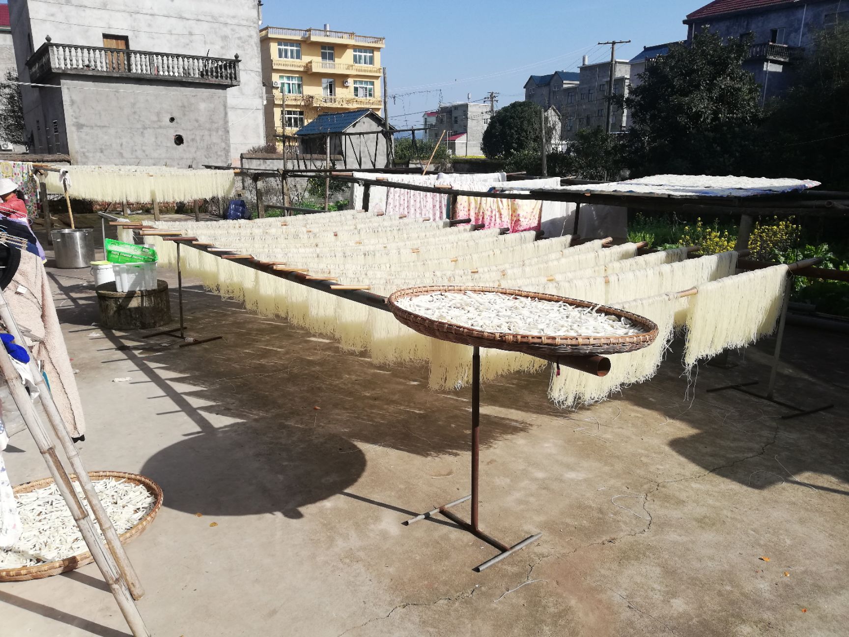  农民伯伯自己种田，自己纯手工大米做的粉干。家乡的味道
