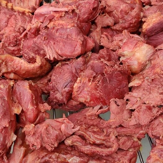 宁津县鲜马肉  熟马肉块！！经济型熟马肉块，肉质新鲜，纯干货
大量批发……