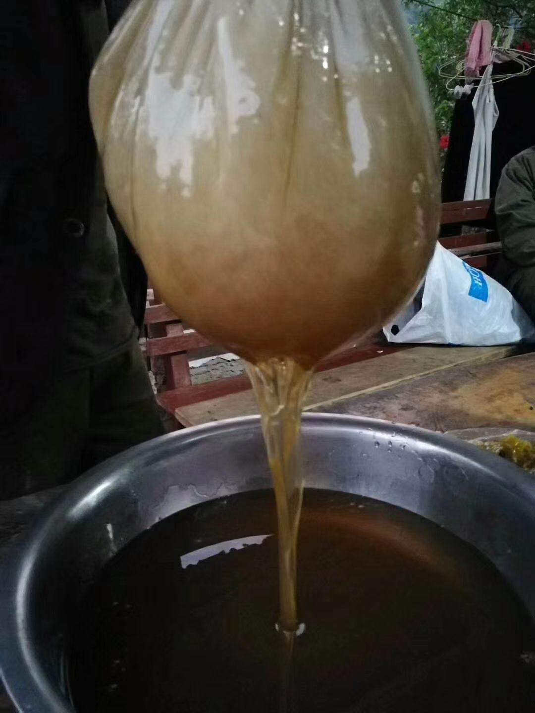 云南普洱蜂蜜～白花蜜，有淡淡的花香，味道美极了