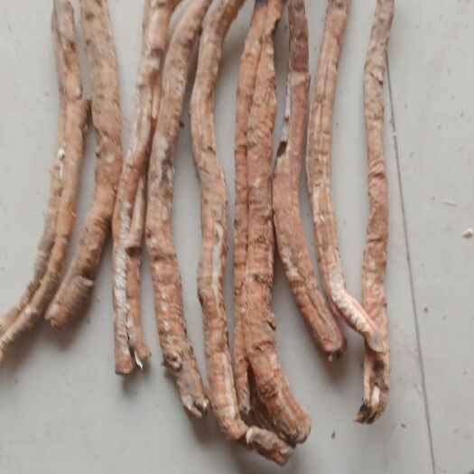 菏泽红牡丹皮精挑细选，手工刮皮.品质好，价格优。