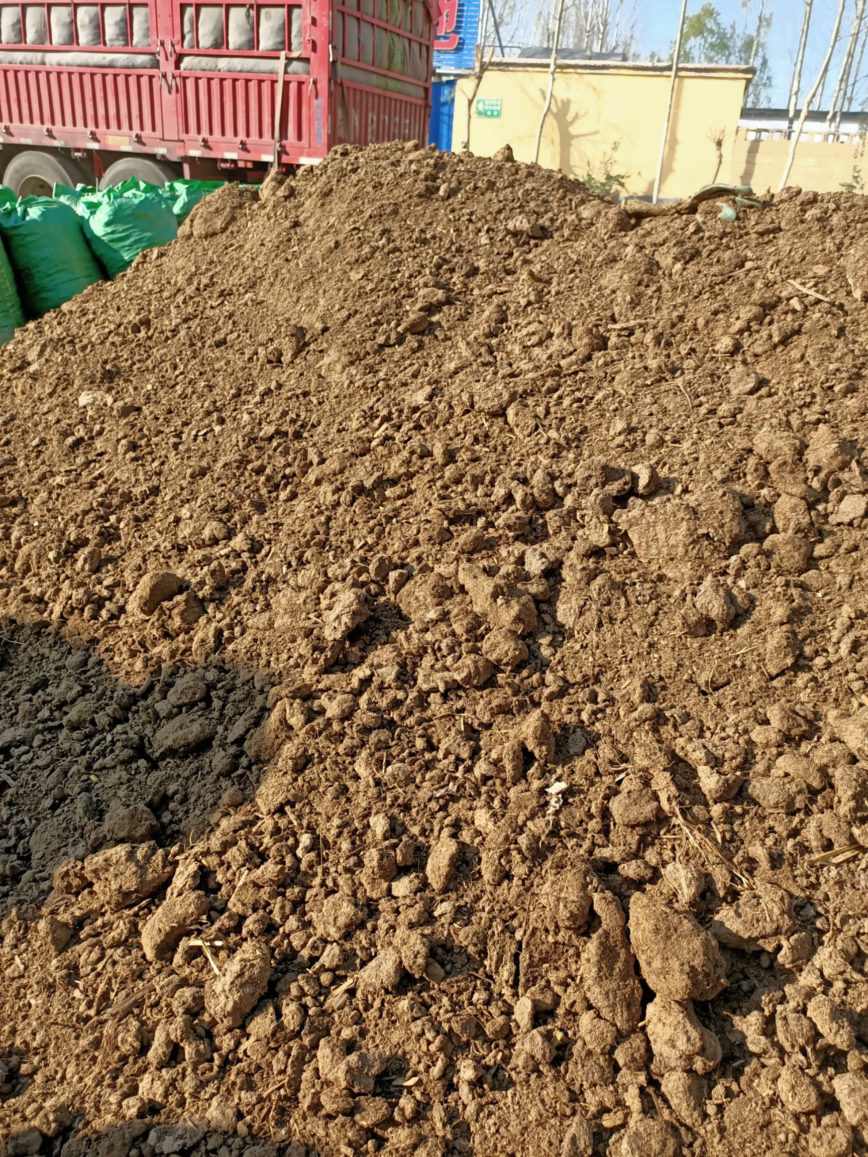 纯牛粪自然晾晒干牛粪有机肥  发酵牛粪  水洗牛粪