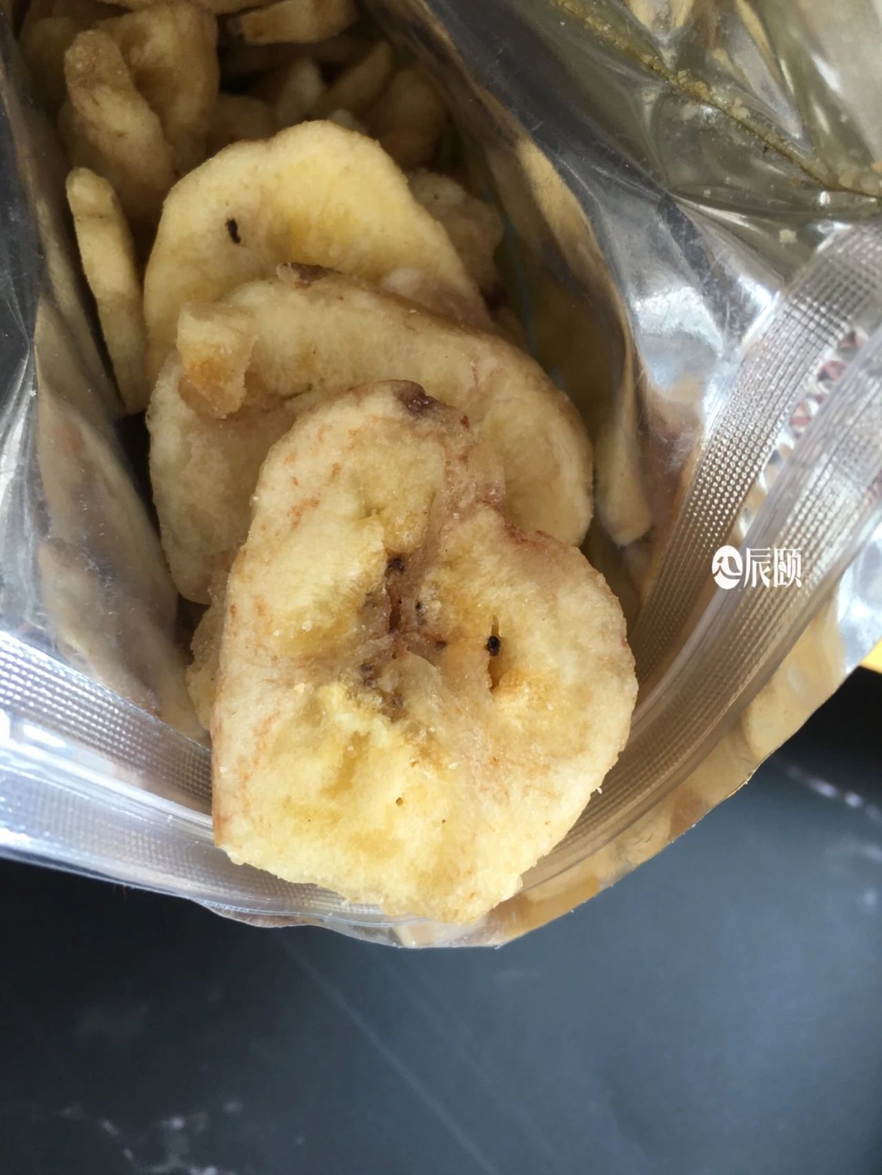 泰国香蕉片4包，100克1包。