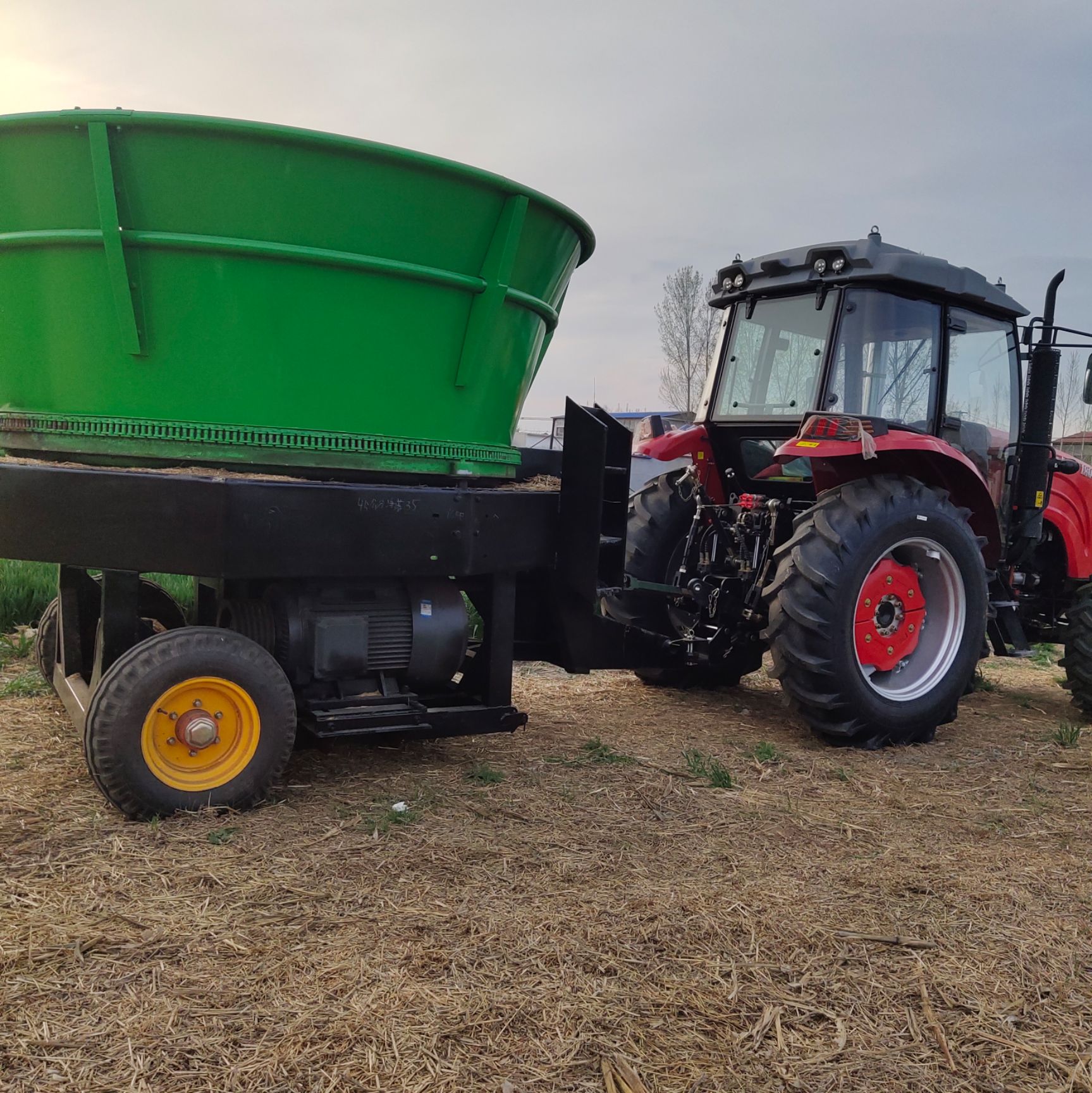 饲料粉碎机 旋切式秸秆粉碎机，油电两用，秸秆收割粉碎机