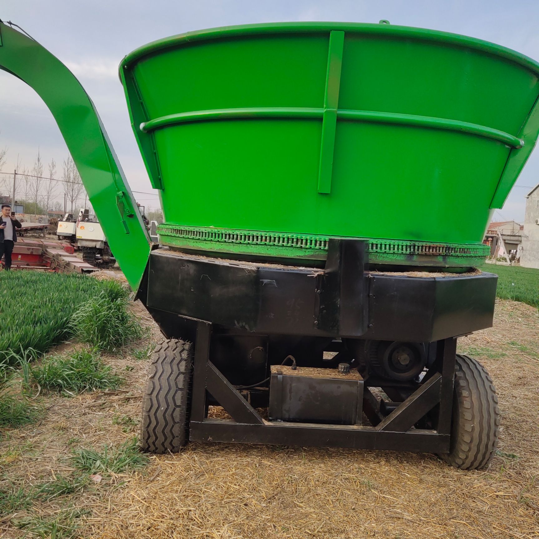 饲料粉碎机 旋切式秸秆粉碎机，油电两用，秸秆收割粉碎机