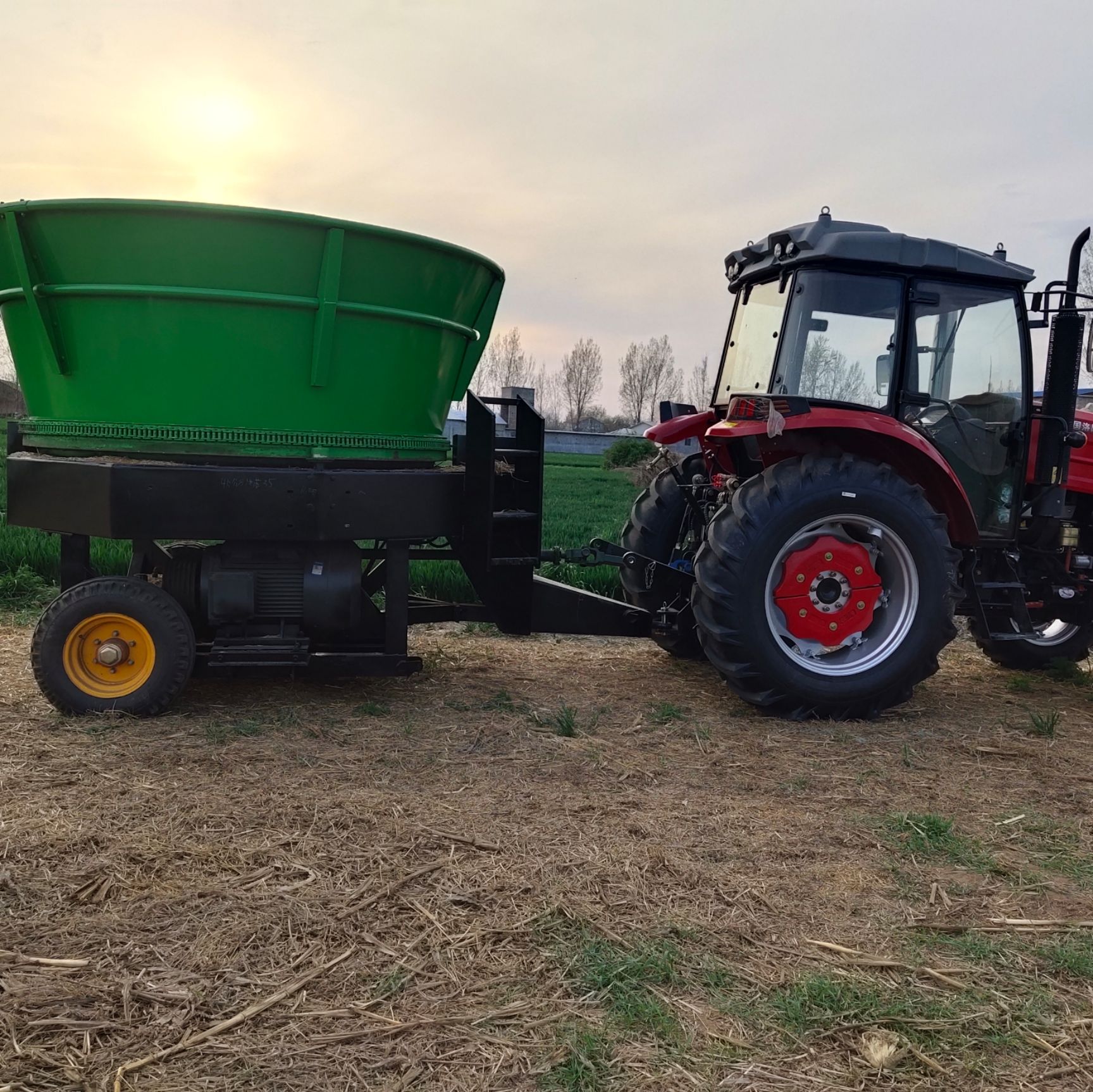 饲料粉碎机 旋切式秸秆粉碎机，油电两用，秸秆收割粉碎机