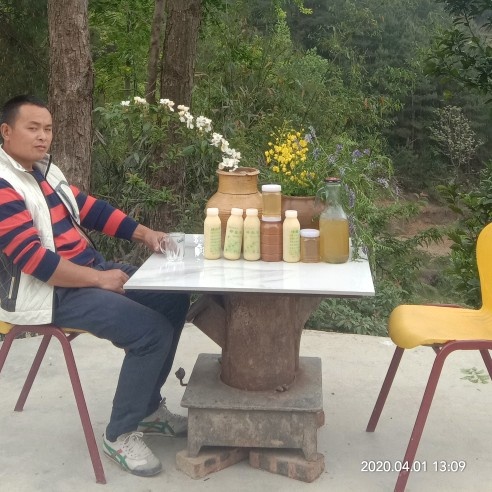 长顺县紫云英蜜 自产自销蜂产品