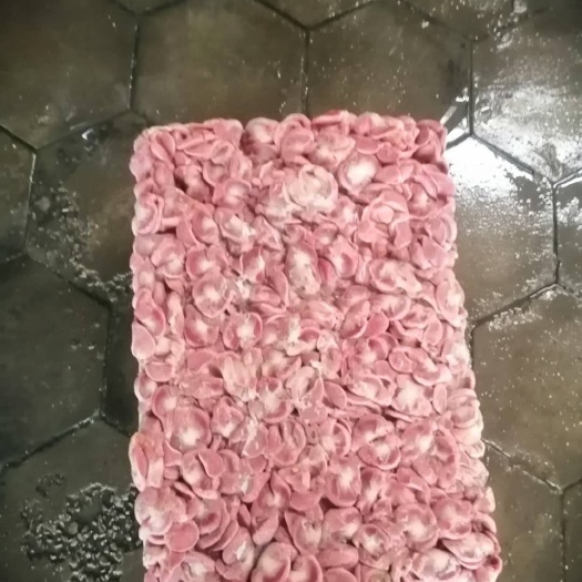 陽(yáng)谷縣純干無(wú)水蛋雞胗，顏色好。煮熟食的原料