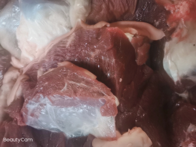 鲜马肉，带皮马肉现杀马肉，马肉，精修无油马肉