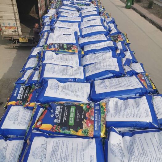 青州市生物菌肥发酵剂 产品名称：【微生物菌剂】
产品规格：40kg/袋
产品成份：