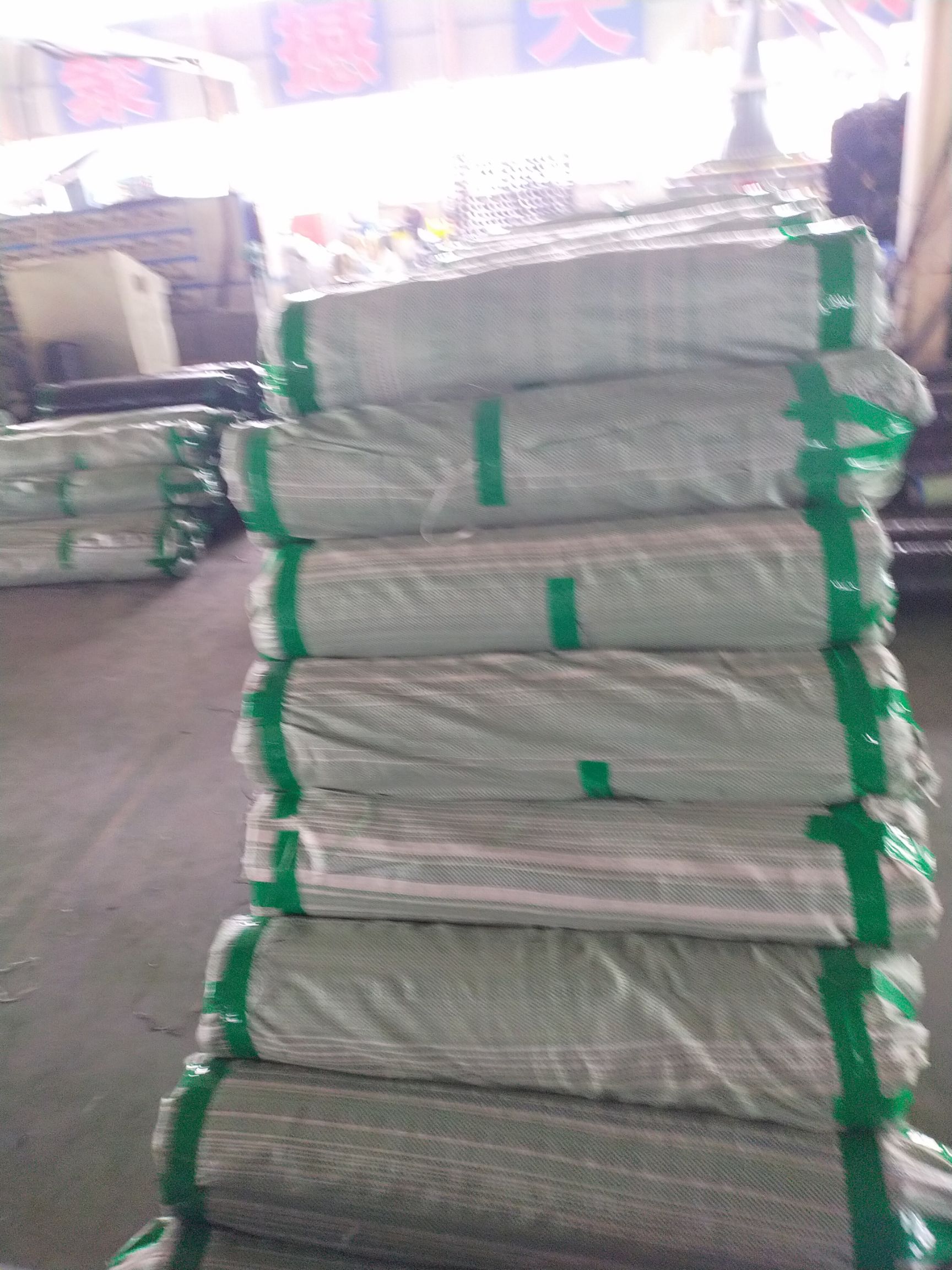 盖草布抑草地园艺茶园地布厂家直销，长年生产防草布，园艺地布