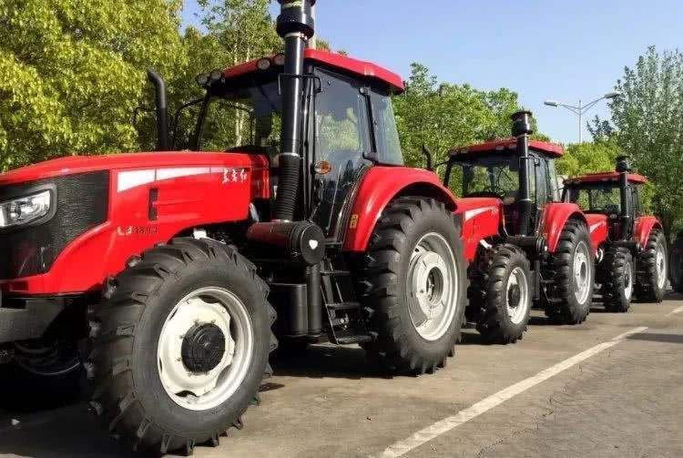 嘉祥县 万年红1804拖拉机玉柴四驱拖拉机凯特180马大型农用拖拉机