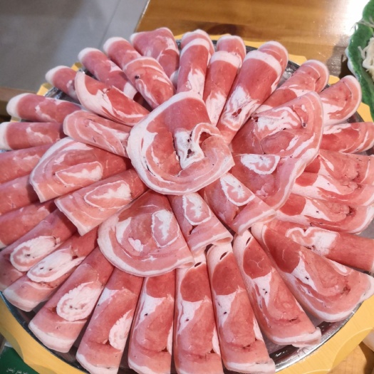 内蒙古锡林郭勒苏尼特羊肉卷新鲜美味来自草原的特产美食