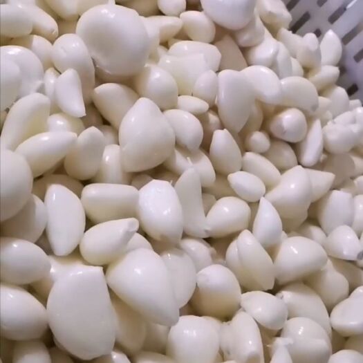 兰陵县四六瓣手工一级，二级，混级蒜米，质量一流，高辣蒜米