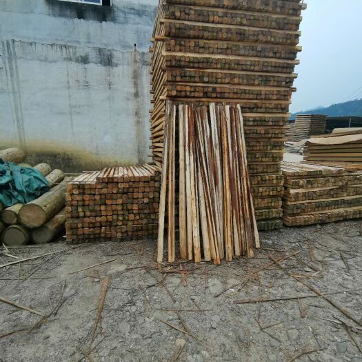 平南县 广西贵港平南县，杉木批发，2米长等规格木方，木桐，拼接板！