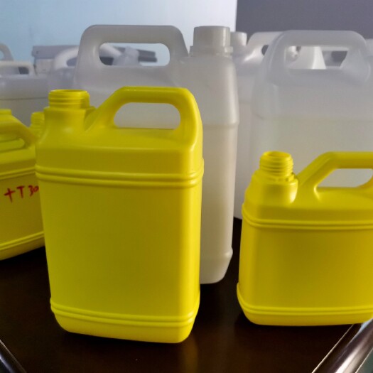 清远塑料包装桶 1L.2L洗洁精瓶、液体肥料瓶大量生产中