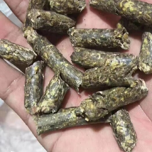 正阳县颗粒饲料  草粉颗粒全价料，方便运输，省时，省事，