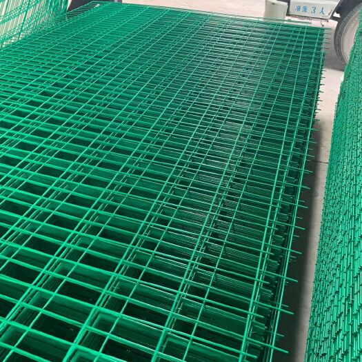 安平县护栏网/ 新店开张优惠鱼塘防护庭院围墙1.8米×3米网孔9×17厘米