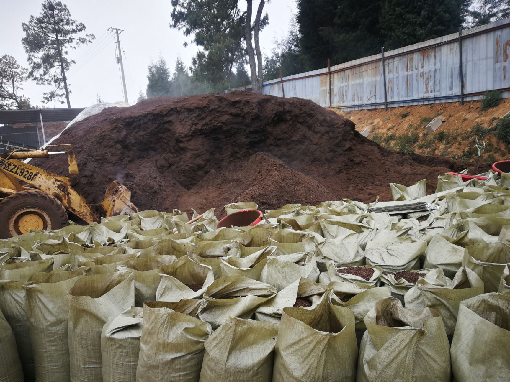  优质腐殖土，欢迎订购。