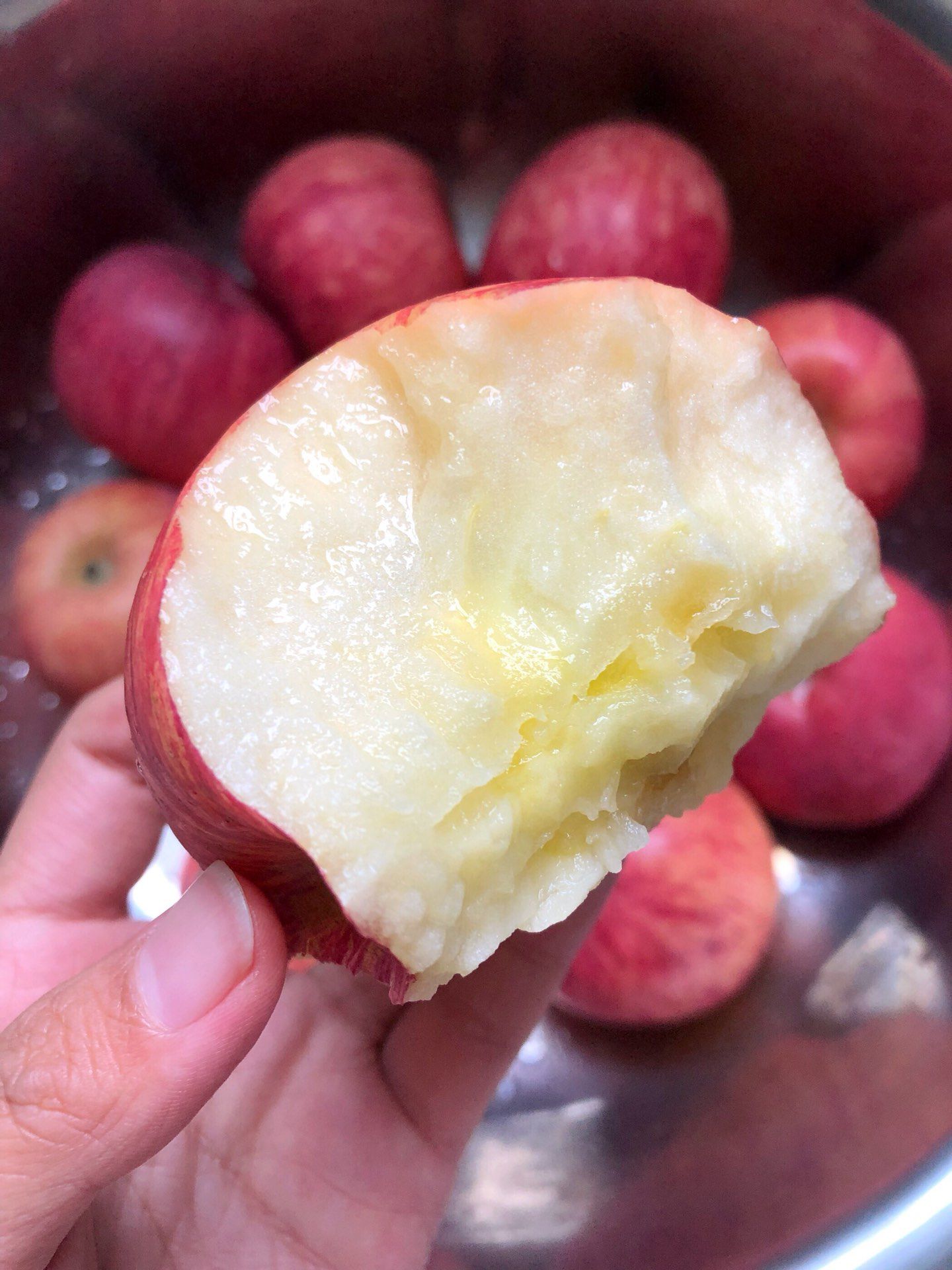  9斤山东红富士苹果清甜爽口脆甜多汁绿色健康高品质的农产品